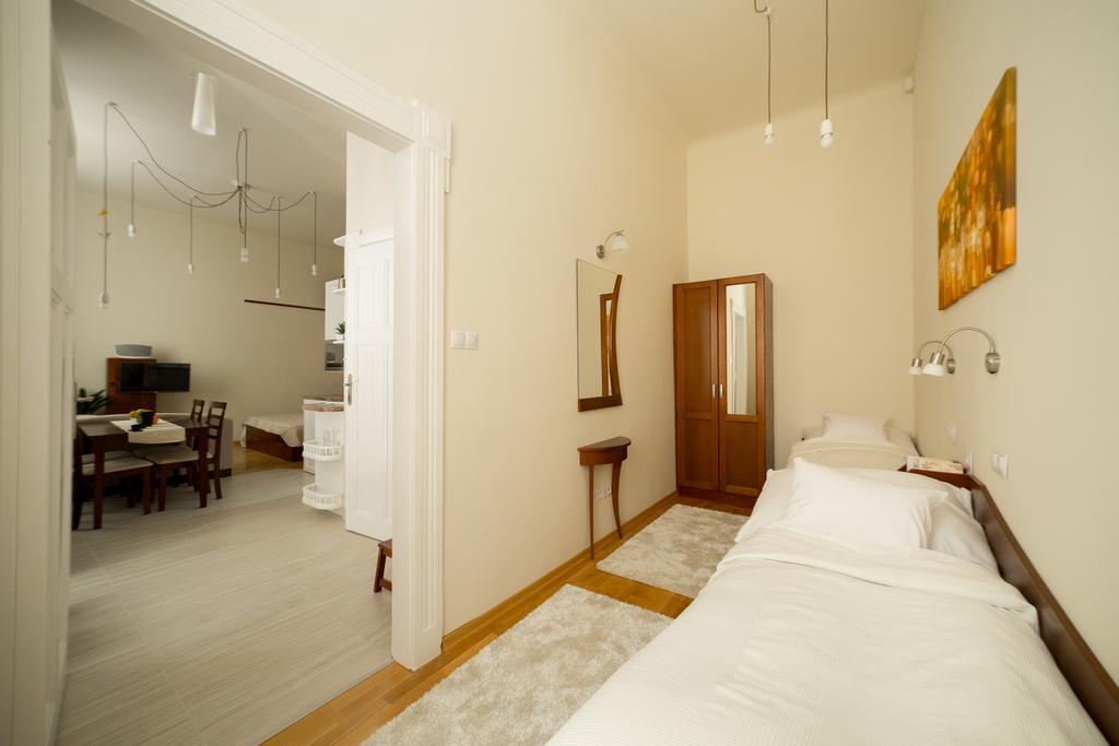 Family Buddha Apartment Budapest Extérieur photo