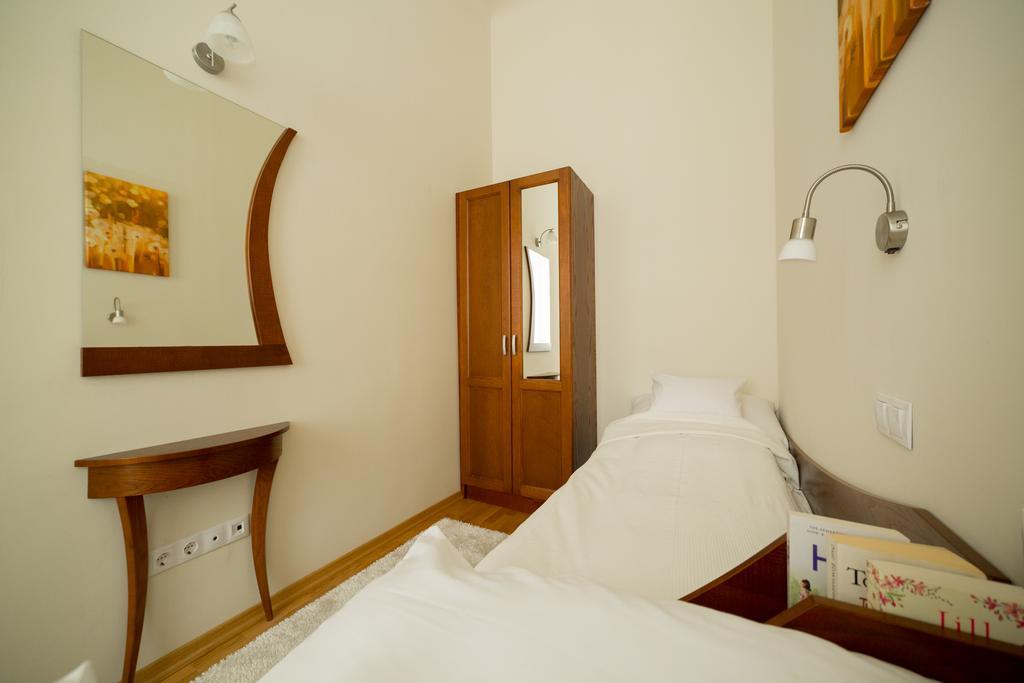 Family Buddha Apartment Budapest Extérieur photo