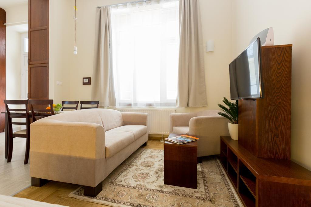 Family Buddha Apartment Budapest Extérieur photo