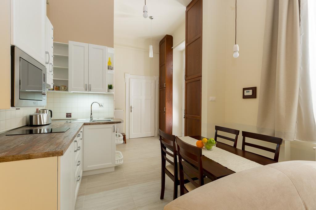 Family Buddha Apartment Budapest Extérieur photo